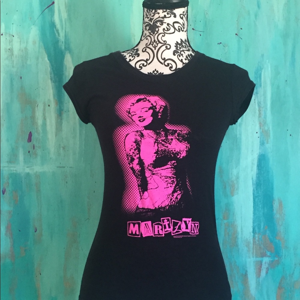 T - shirt
